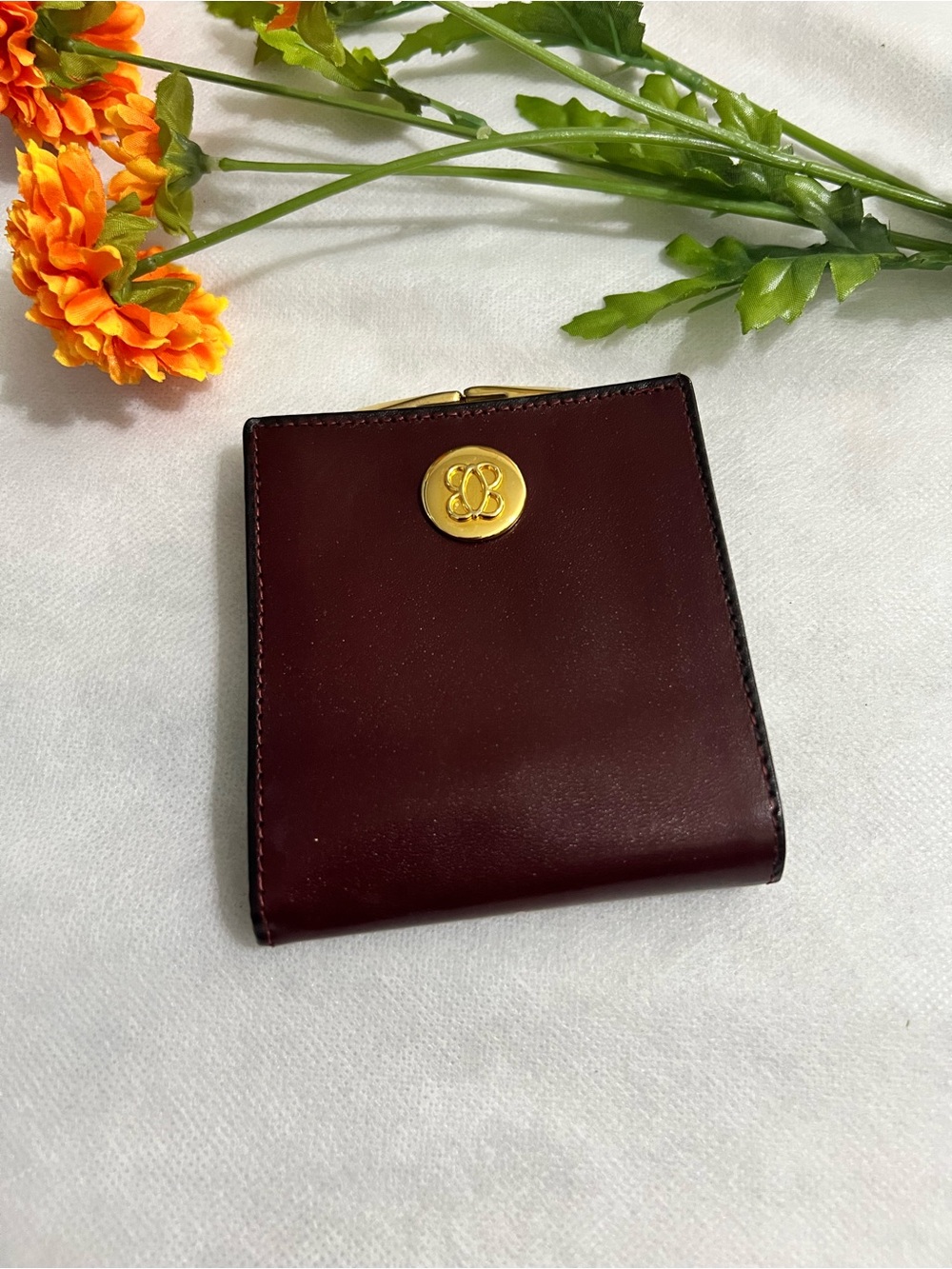 Bosca Women's Leather bifold Wallet - Burgundy